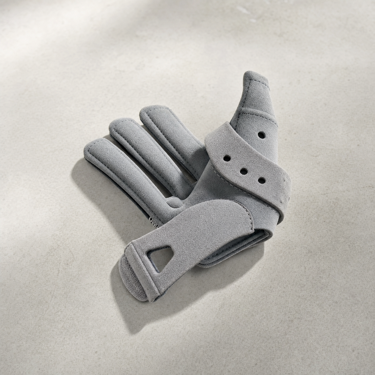 Manuvo™ - Stable Thumb Support With Fingers Free
