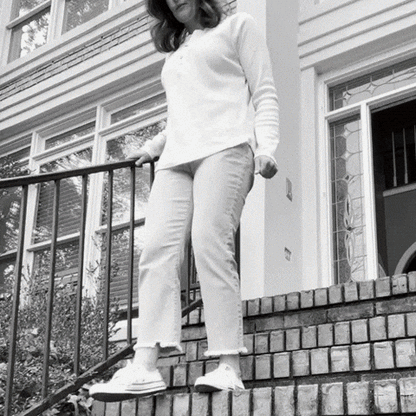 Sacrovia™ - Targeted Support for Your Lower Back & Hips